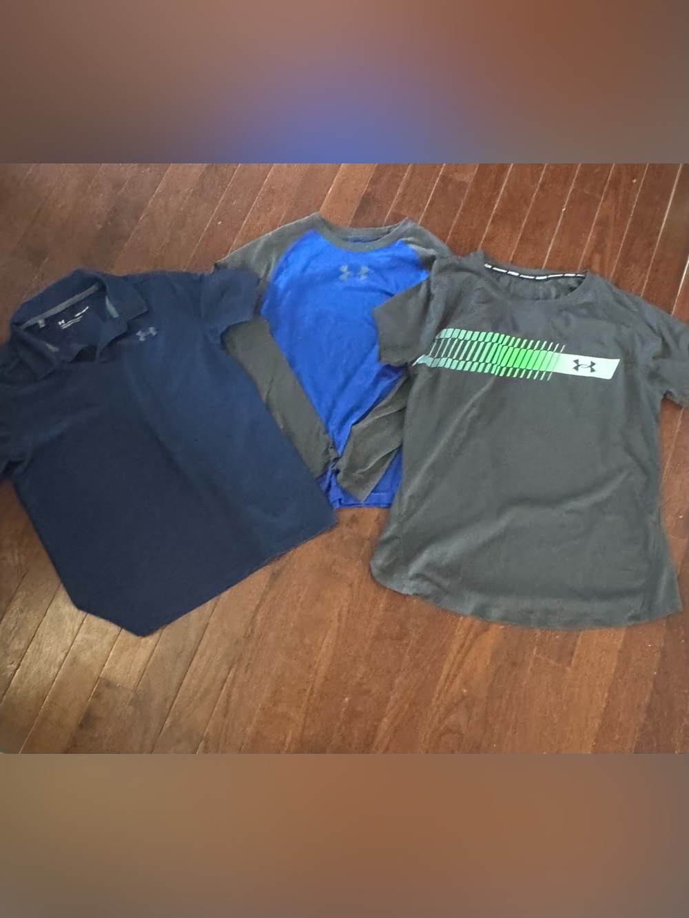 3 Under Armor boys tops size youth medium